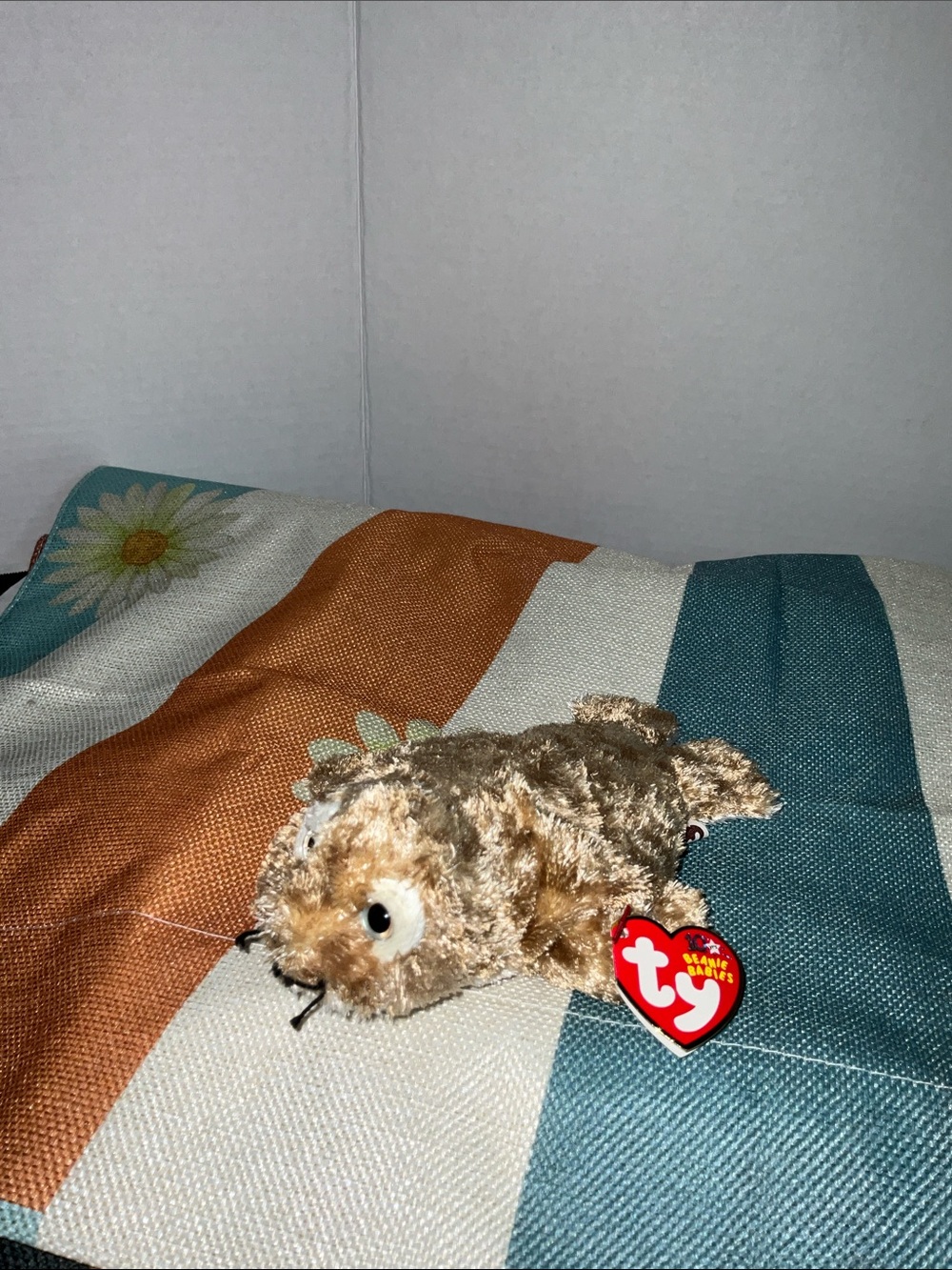 Ty Plush Seal “Fins” Beanie Baby in Light Brown and Cream